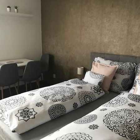 Apartman Innova ซลีน ภายนอก รูปภาพ
