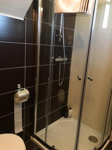 Apartman Innova ซลีน ภายนอก รูปภาพ