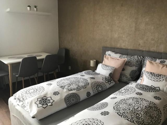Apartman Innova ซลีน ภายนอก รูปภาพ